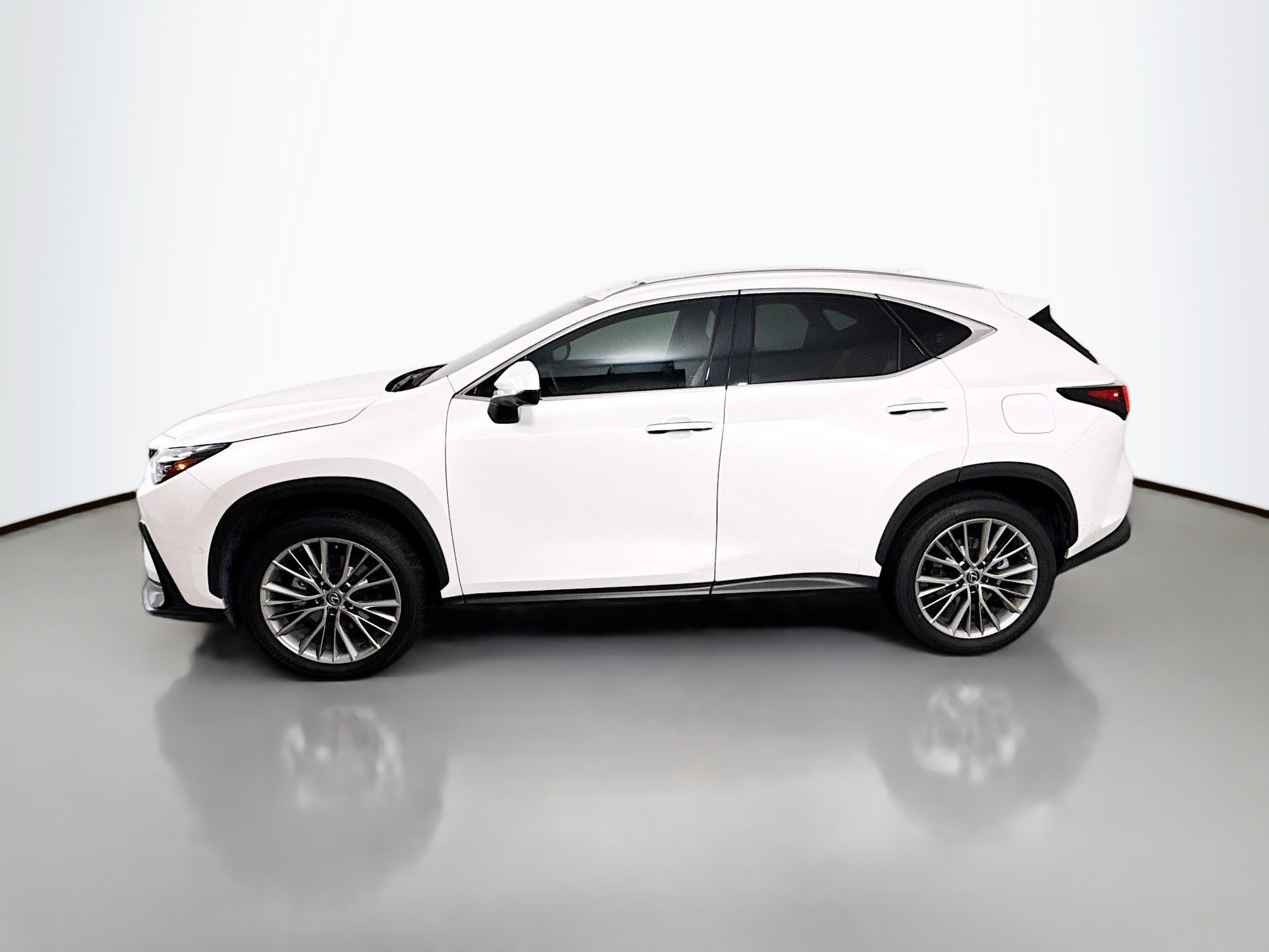 Used 2024 Lexus NX 350h AWD w/ Luxury Package image 4
