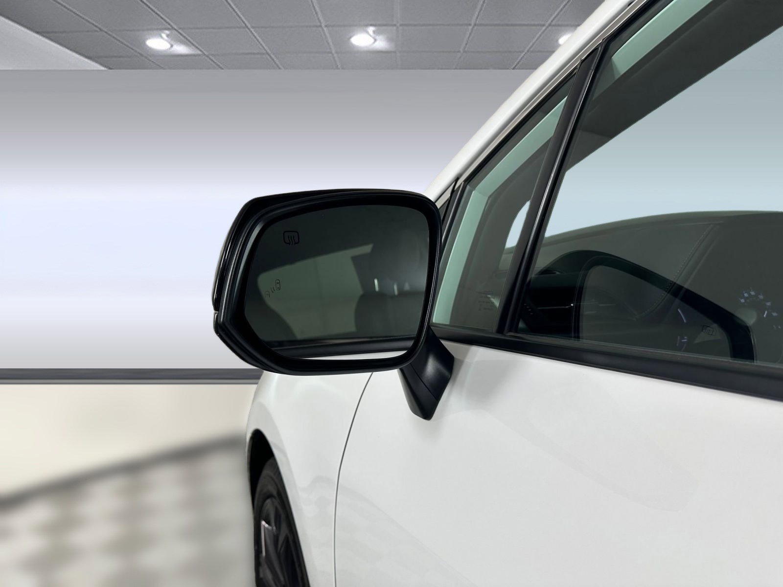 Used 2023 Toyota Sienna XSE image 23