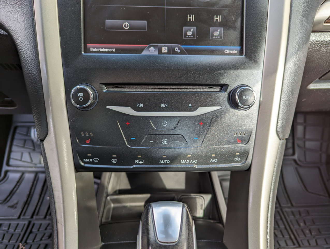 Used 2014 Ford Fusion Energi SE w/ Driver Assist Package image 22