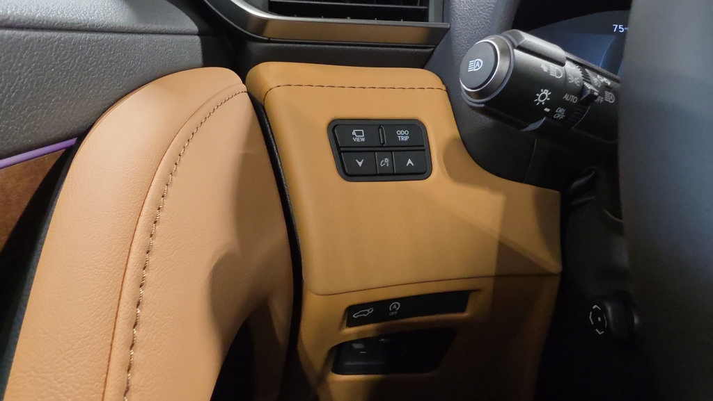 New 2026 Lexus LX 600 4WD w/ Luxury Package image 26