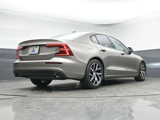 Used 2019 Volvo S60 T6 Momentum w/ Premium Package image 36