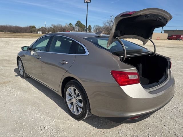 Used 2025 Chevrolet Malibu LT image 4