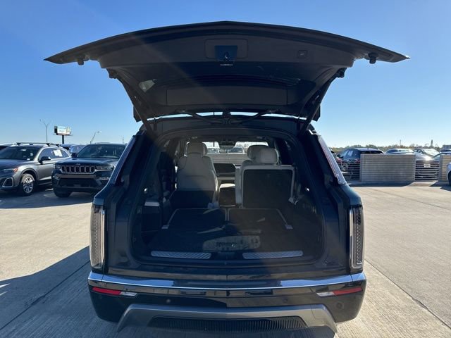 Used 2026 Cadillac Vistiq Luxury image 9