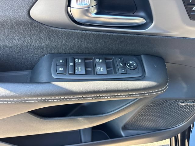 New 2027 Chrysler Pacifica Limited w/ Family Tech Group FWD image 17