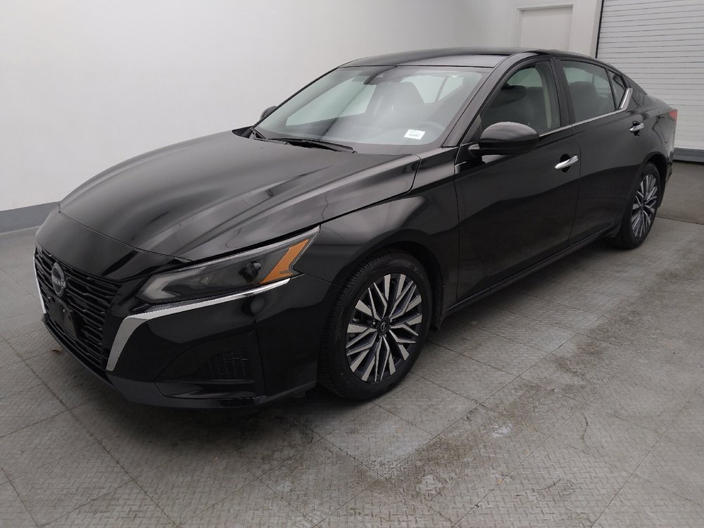 Used 2023 Nissan Altima 2.5 SV image 2