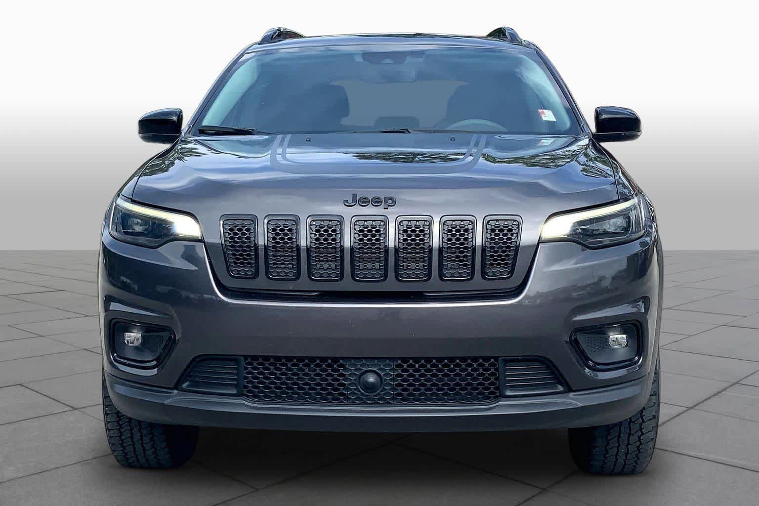 Used 2022 Jeep Cherokee Latitude w/ Sun & Sound Group AWD/4WD image 4