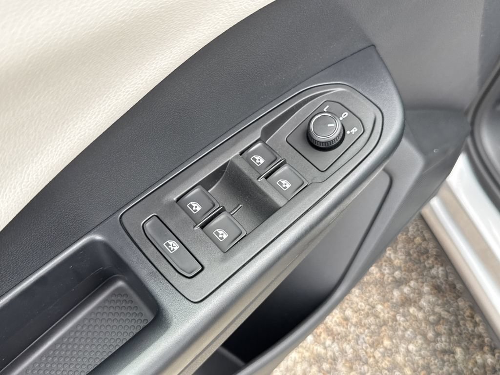 New 2026 Volkswagen Taos S FWD image 11