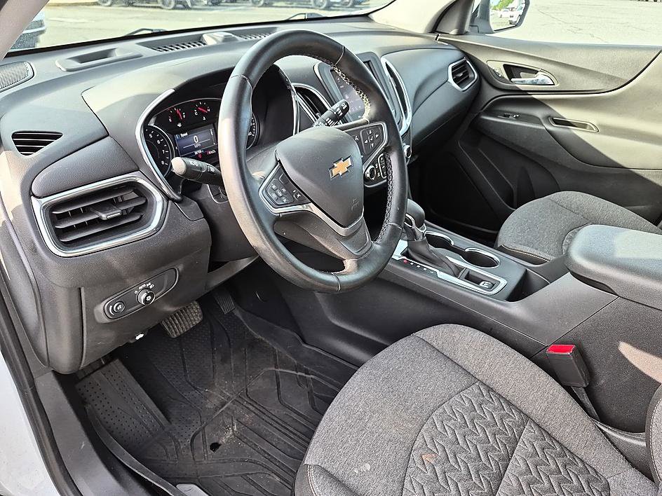 Used 2023 Chevrolet Equinox LT AWD/4WD image 16