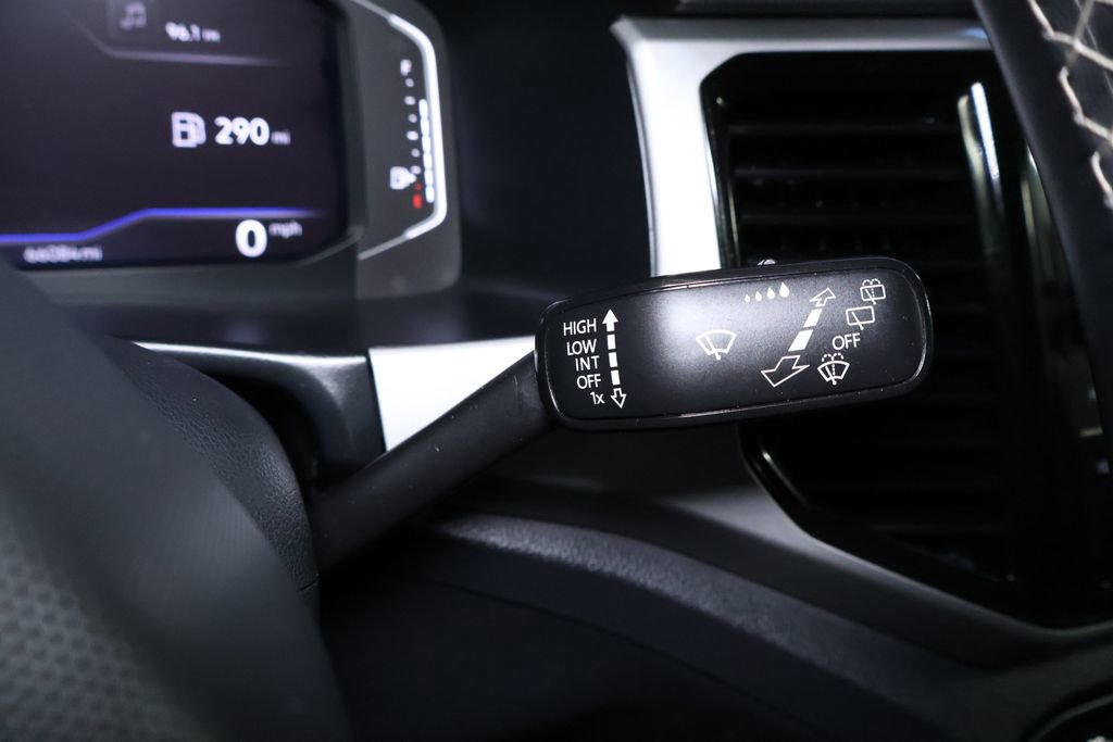 Used 2022 Volkswagen Atlas Cross Sport SE image 25