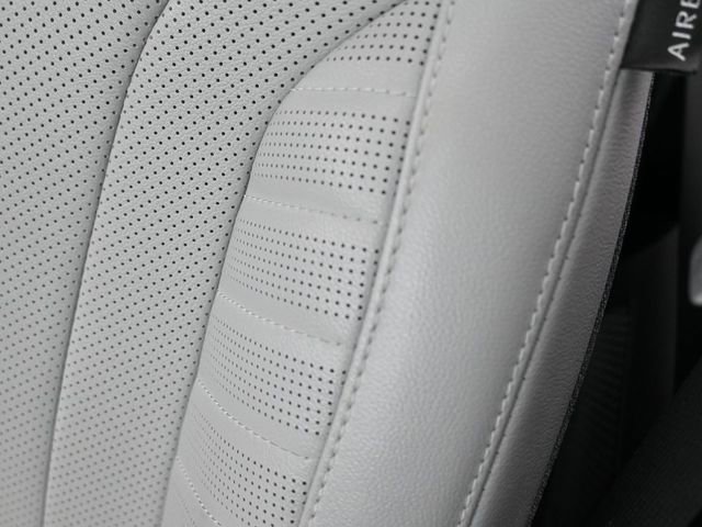 Used 2023 Hyundai Elantra Limited image 13