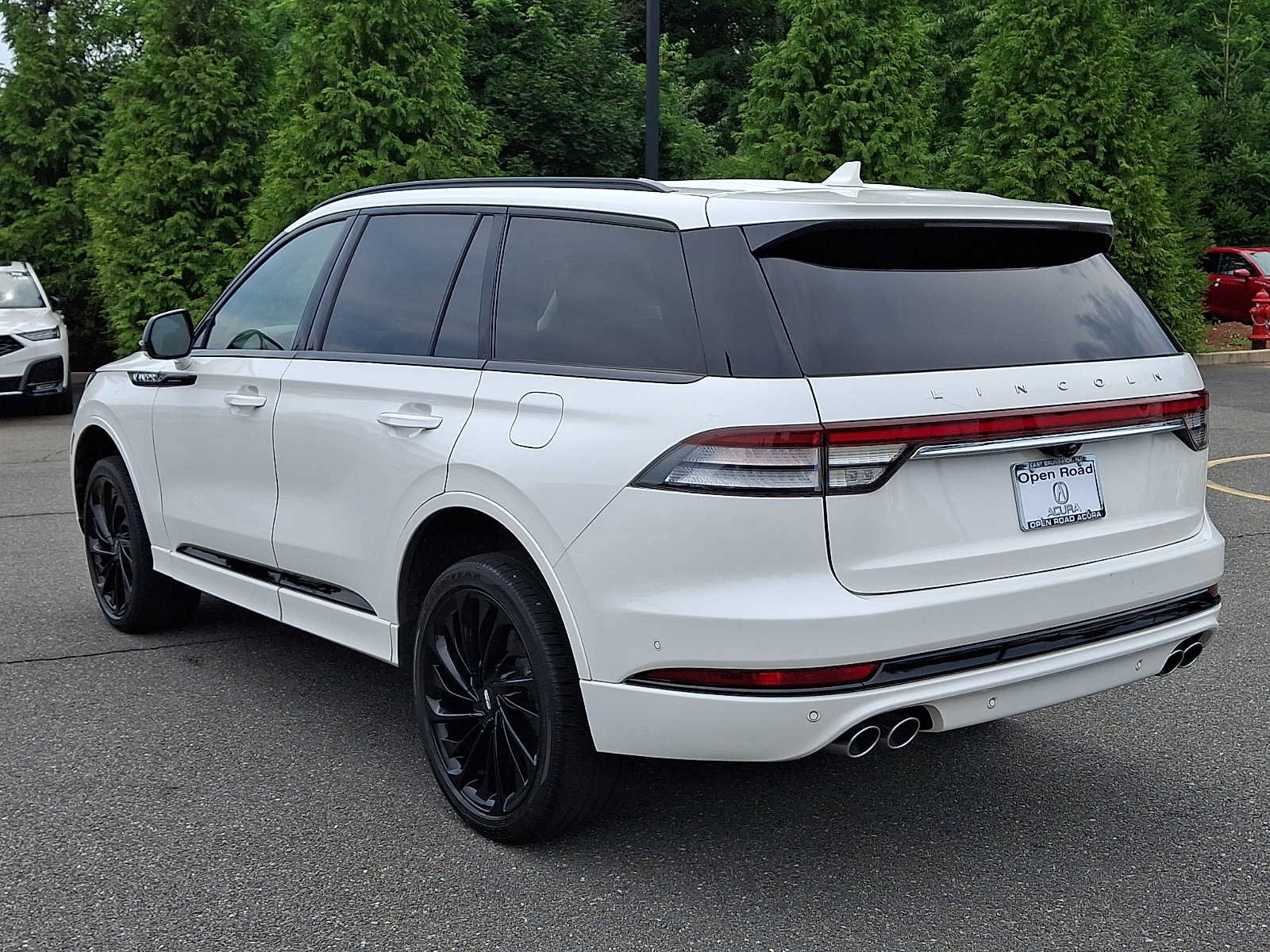 Used 2022 Lincoln Aviator Reserve AWD/4WD image 4