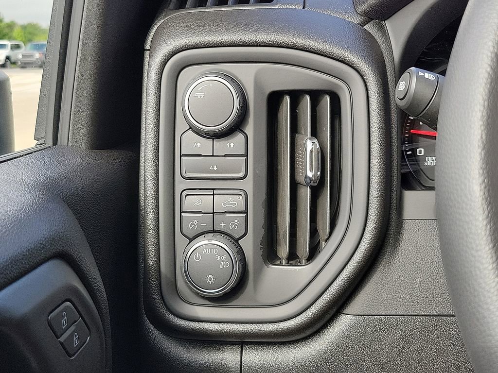 New 2025 Chevrolet Silverado 2500 Custom w/ Custom Value Package image 15
