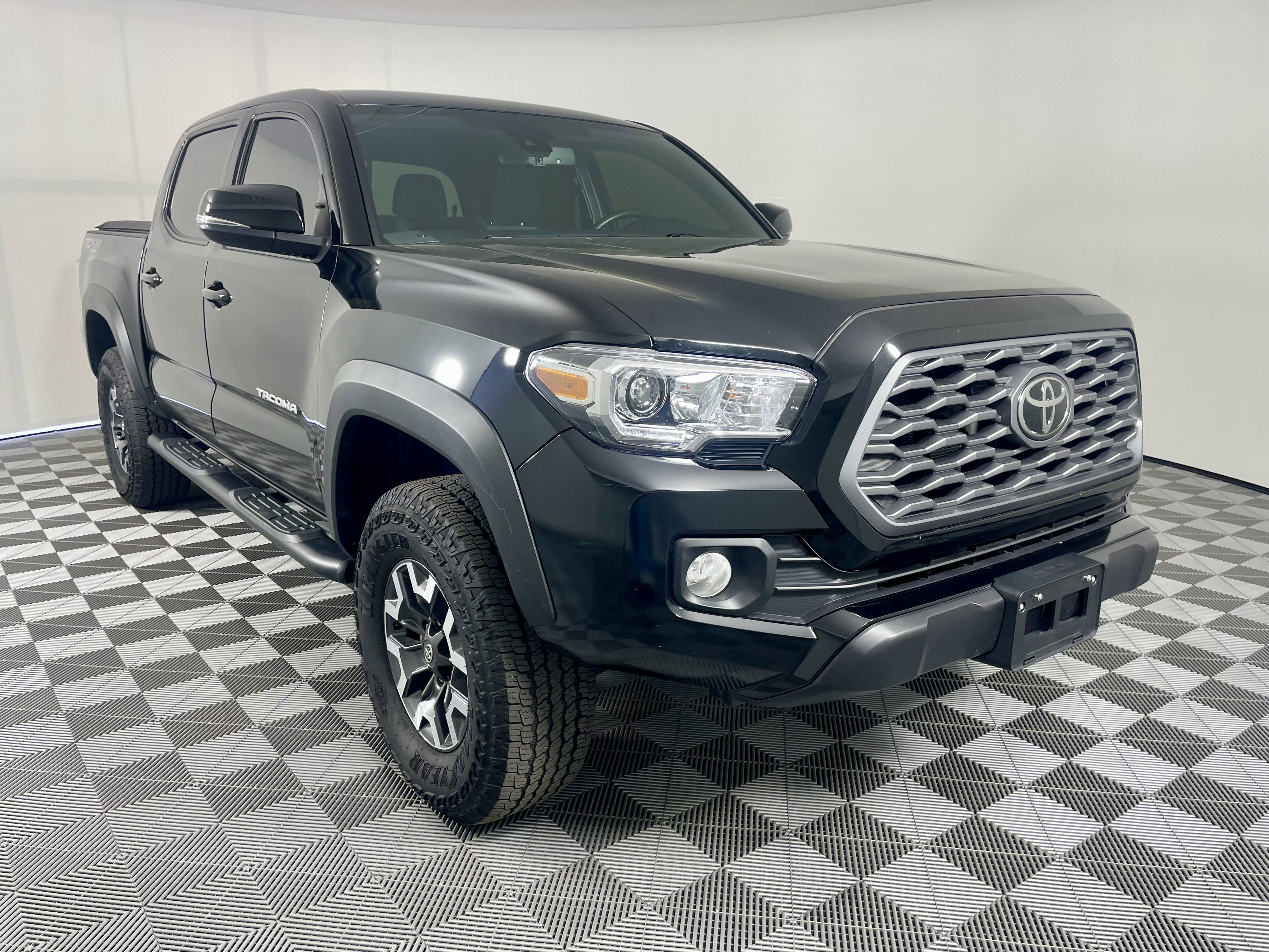 Used 2023 Toyota Tacoma TRD Off-Road AWD/4WD image 7