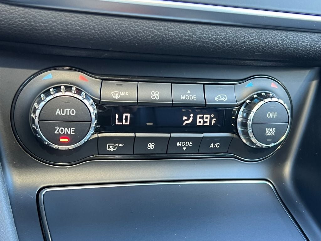 Used 2018 Mercedes-Benz CLA 250 4MATIC image 25