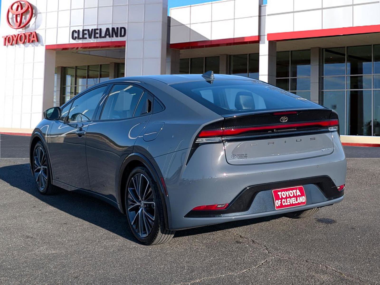 Used 2025 Toyota Prius XLE image 5