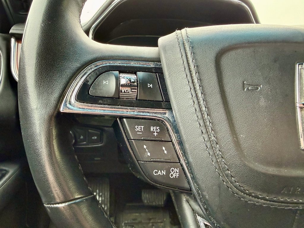 Used 2020 Lincoln Continental AWD w/ Premium Package image 18