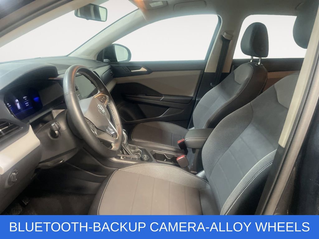 Used 2022 Volkswagen Taos SE AWD/4WD image 2