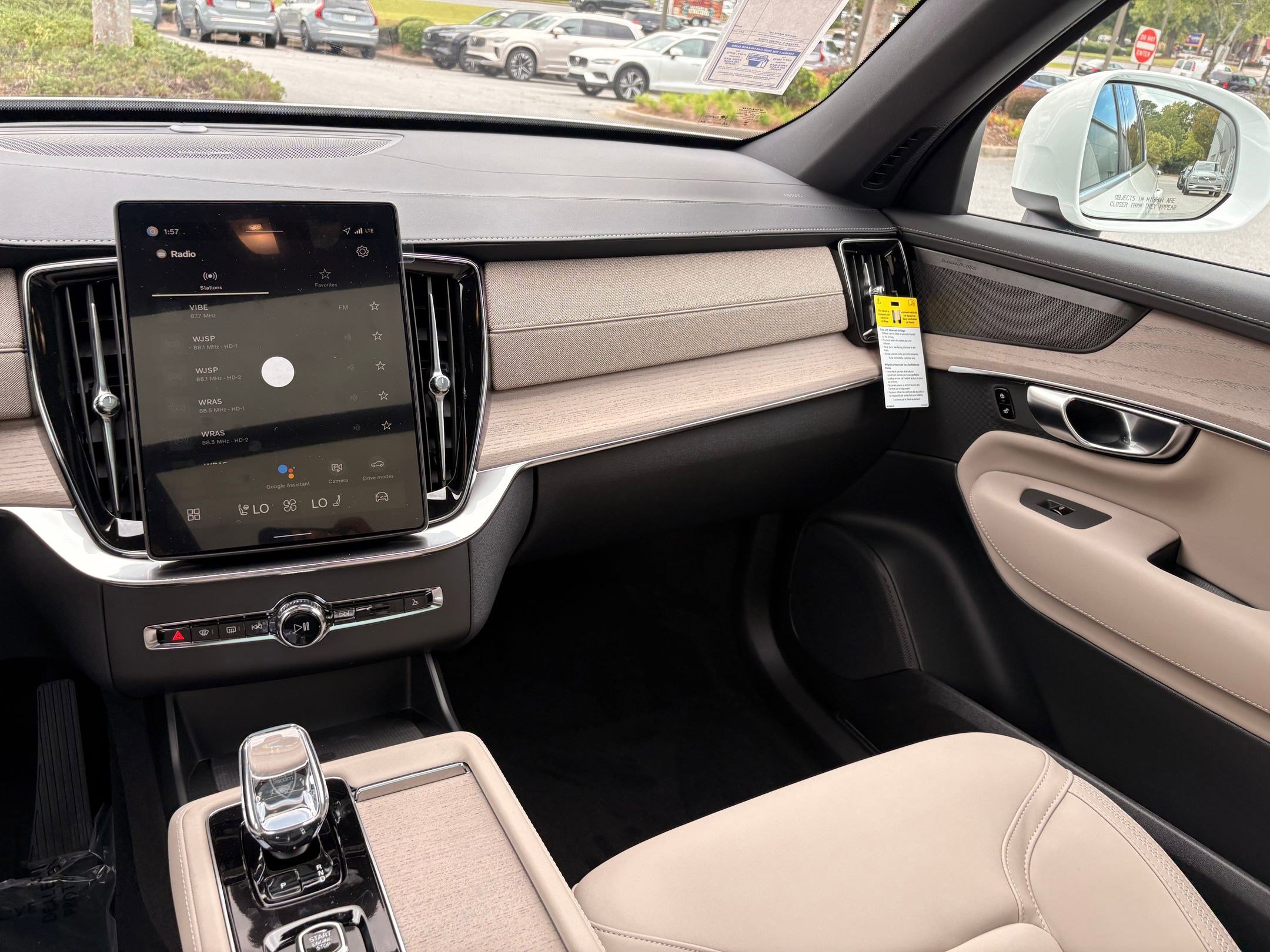 New 2026 Volvo XC90 B6 Plus w/ Protection Package image 25