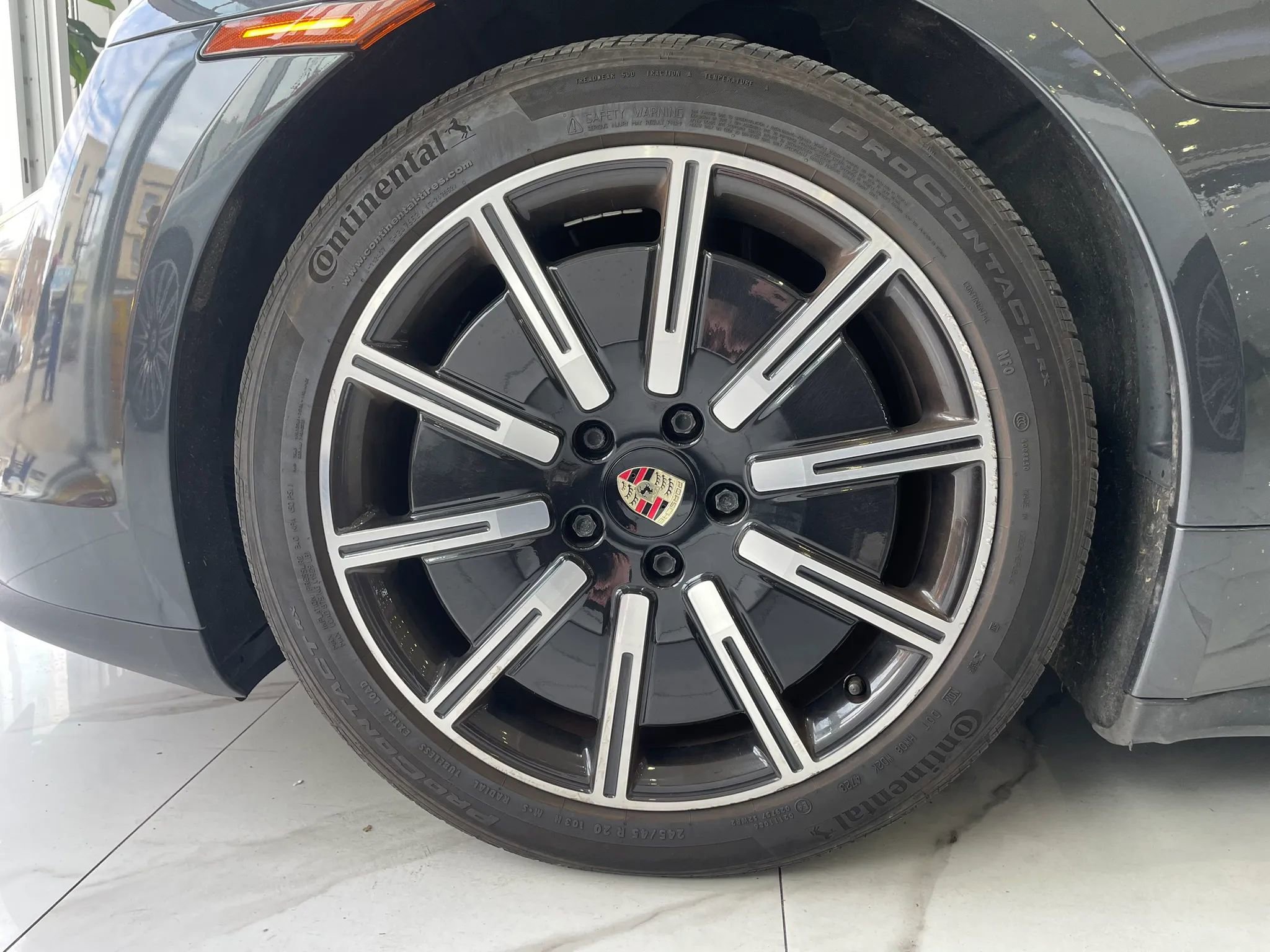 Used 2021 Porsche Taycan RWD image 27