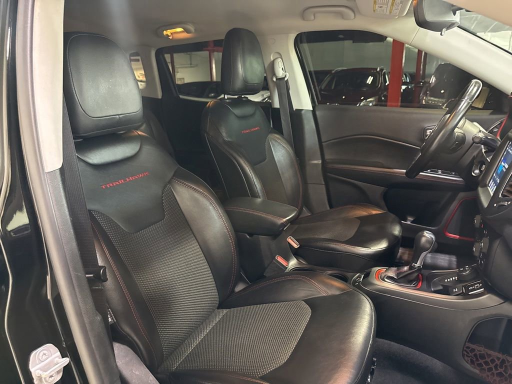 Used 2020 Jeep Compass Trailhawk AWD/4WD image 40
