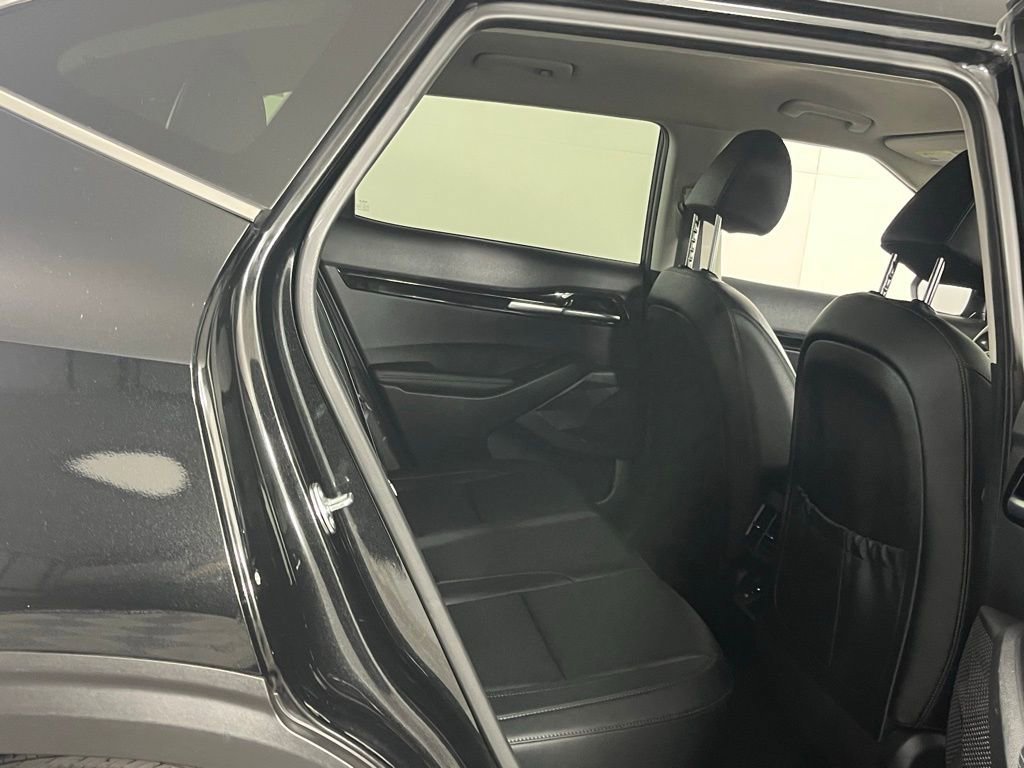 Used 2025 Kia Seltos EX image 32