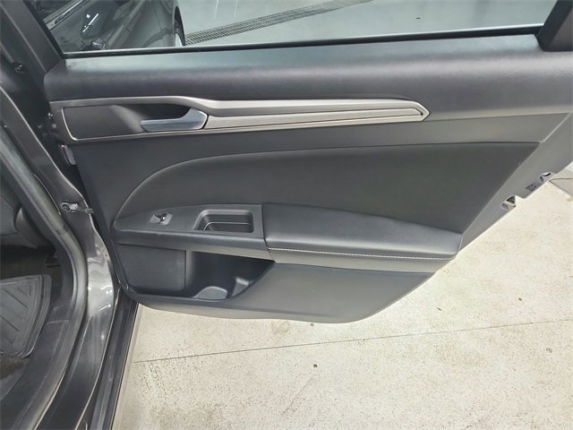 Used 2018 Ford Fusion SE image 38