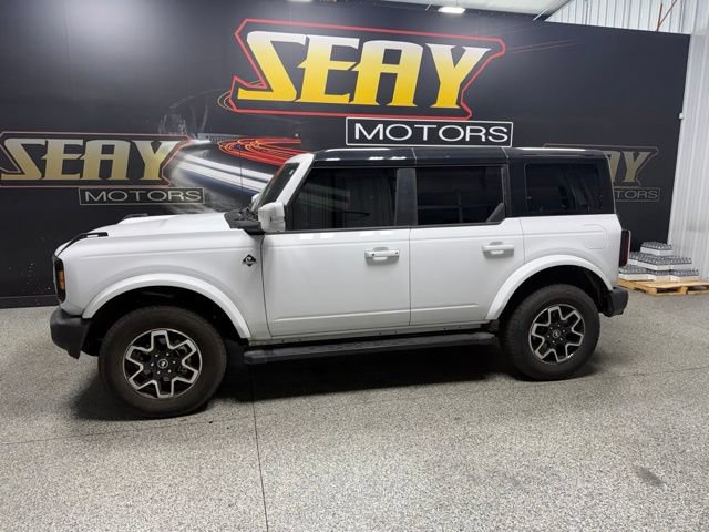 Used 2024 Ford Bronco Outer Banks AWD/4WD image 2