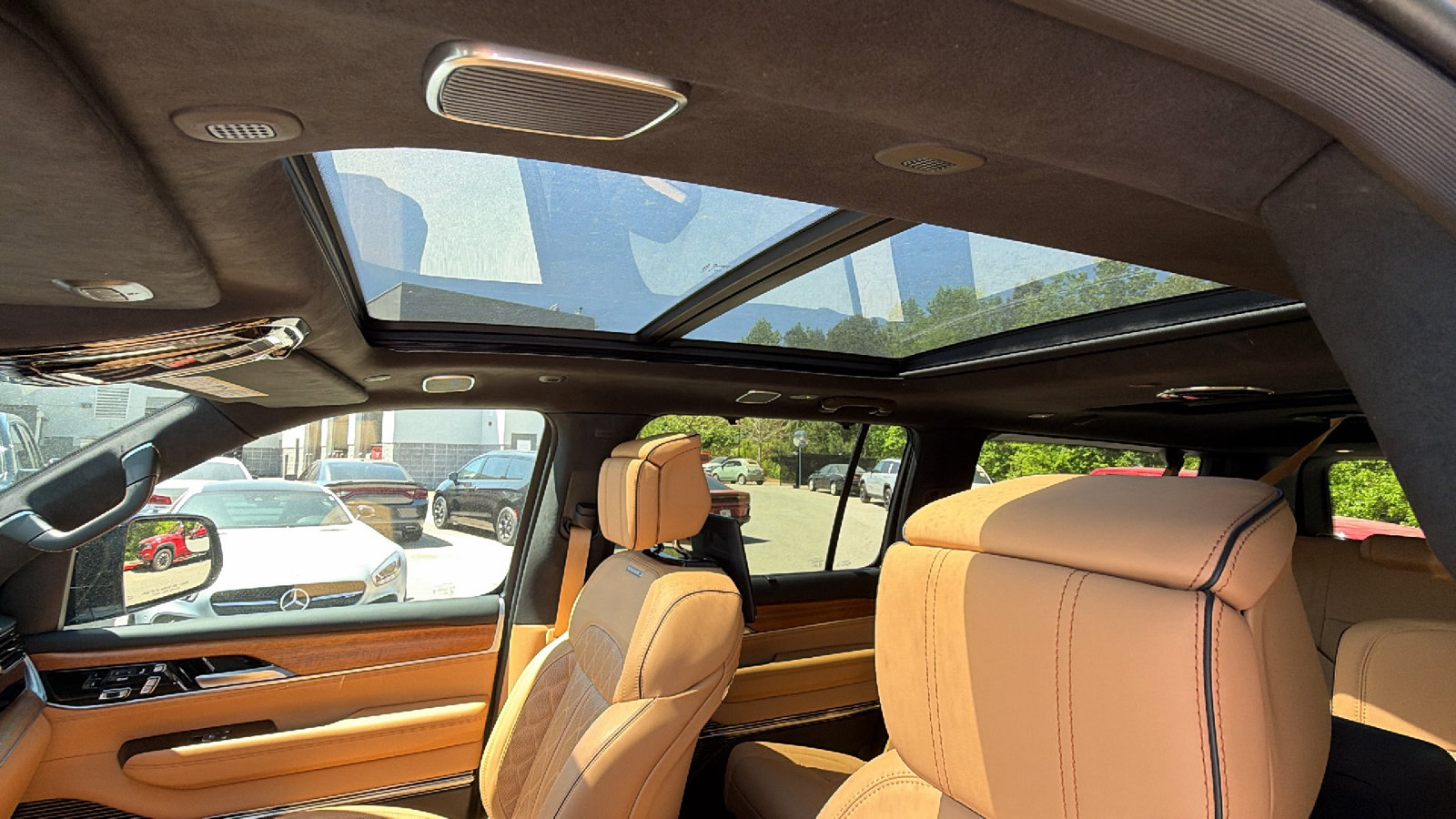 Used 2024 Jeep Grand Wagoneer L Series III w/ Rear Seat Video Group 1 image 18