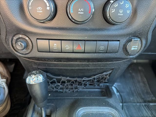 Used 2014 Jeep Wrangler Unlimited Sahara w/ Connectivity Group image 25