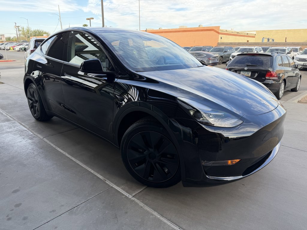 Used 2024 Tesla Model Y 2WD image 6
