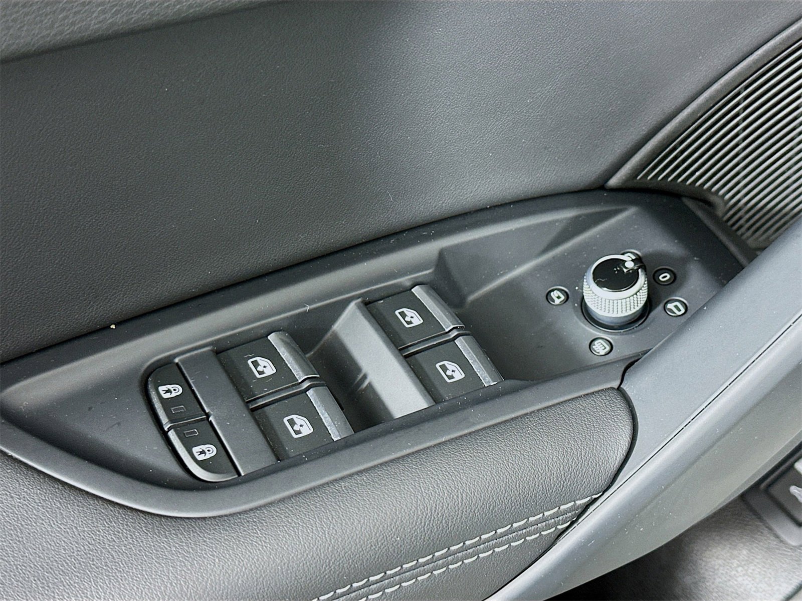 Used 2023 Audi SQ5 Premium Plus image 17