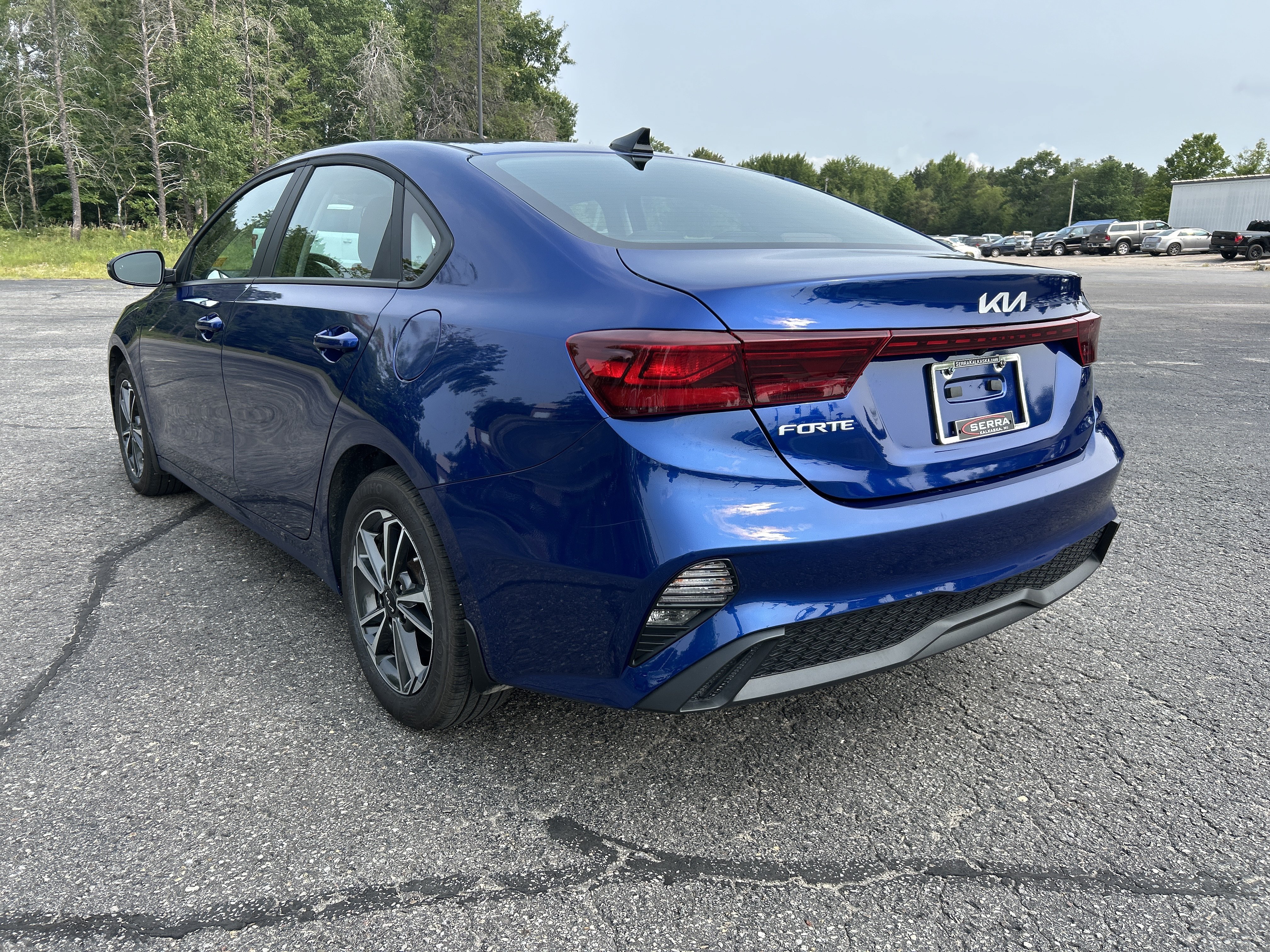 Used 2024 Kia Forte LXS w/ LXS Technology Package FWD image 5