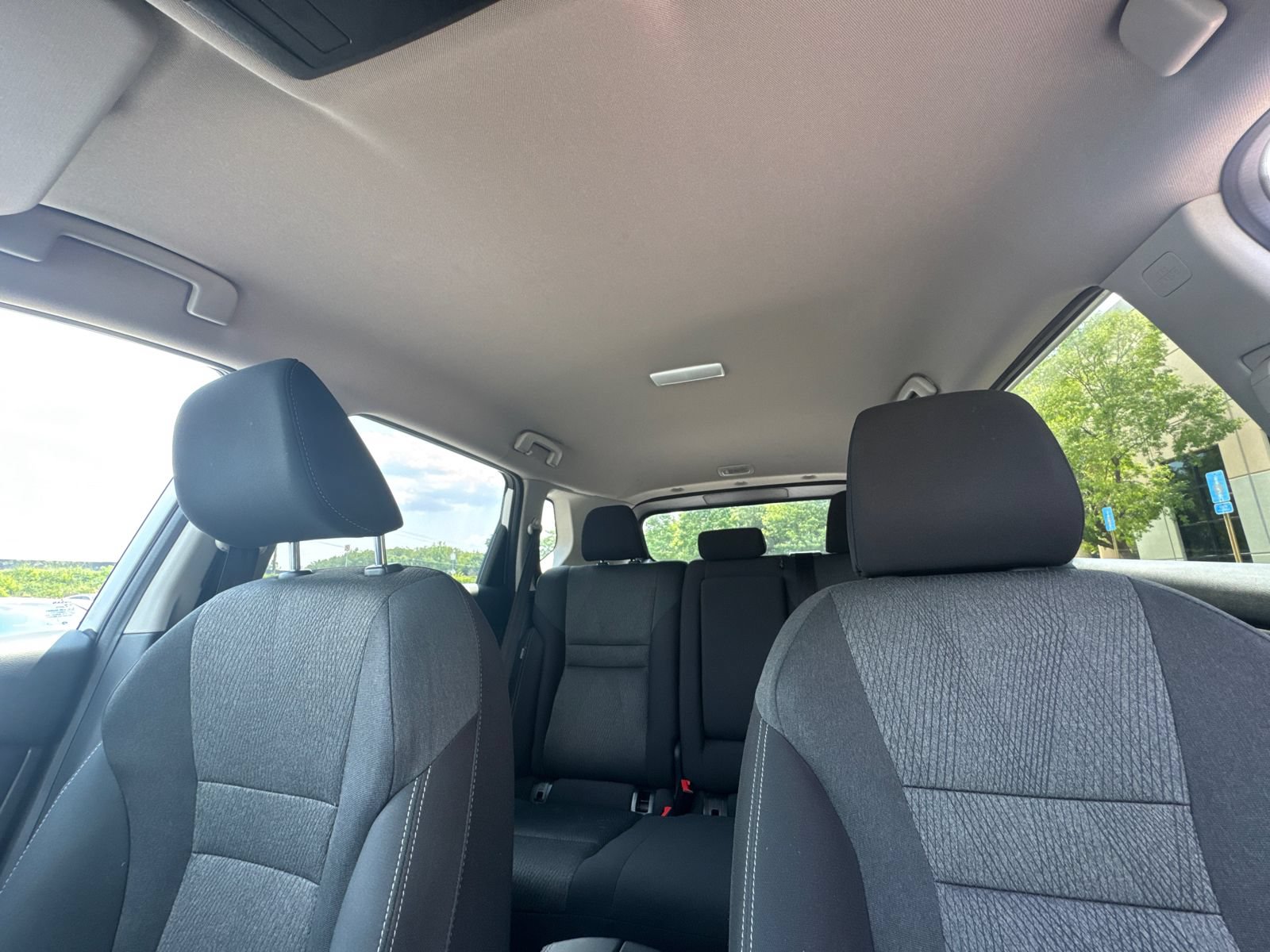 Used 2025 Nissan Rogue SV FWD image 32