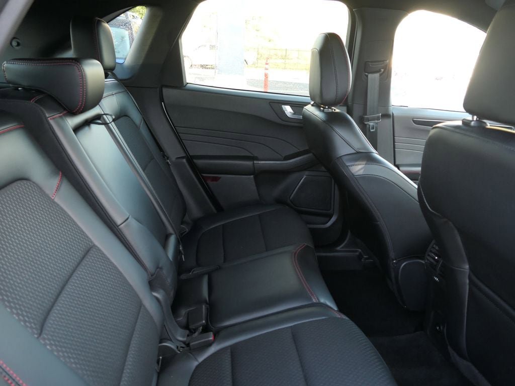 Used 2025 Ford Escape ST-Line w/ Equipment Group 301A FWD image 23