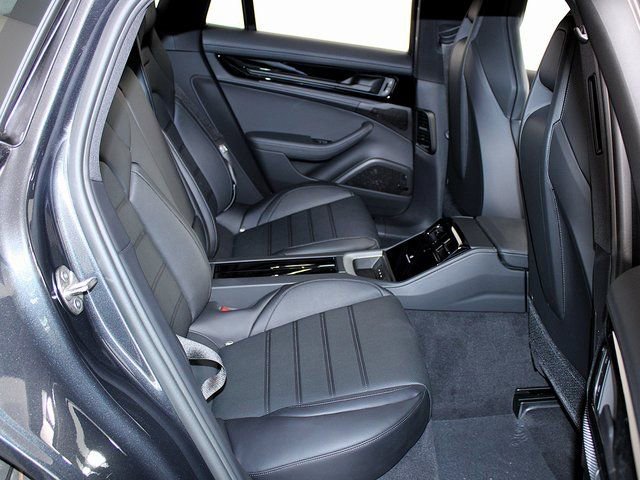 New 2025 Porsche Panamera 4 image 25