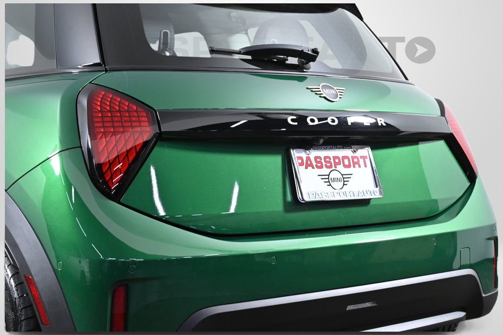 Used 2025 MINI Cooper 2-Door Hardtop image 7