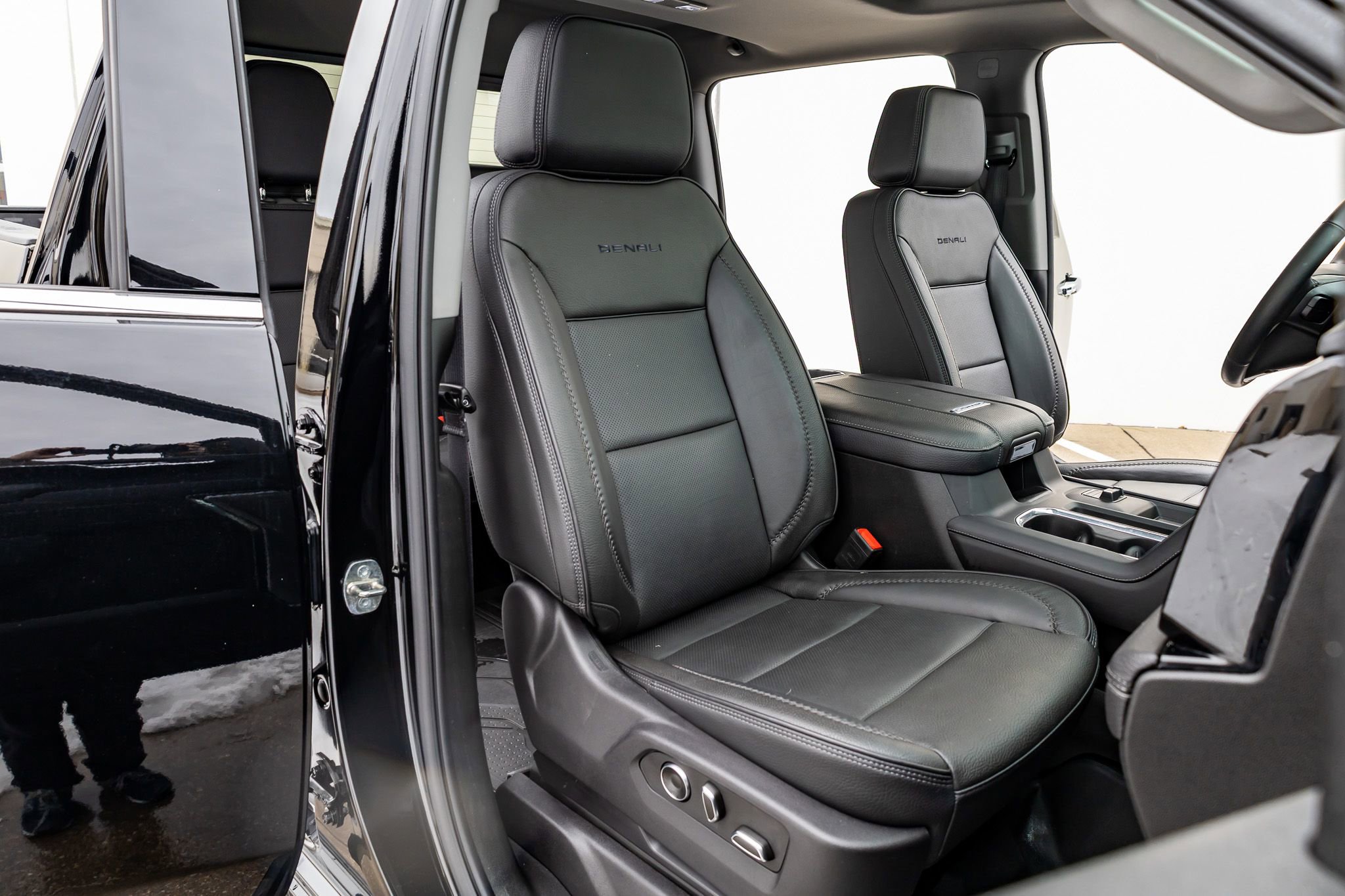 Used 2024 GMC Sierra 2500 Denali w/ Technology Package image 29