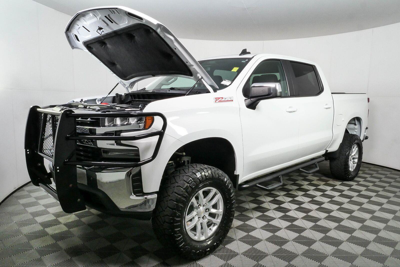 Certified 2021 Chevrolet Silverado 1500 LT w/ Z71 Off-Road Package AWD/4WD image 30