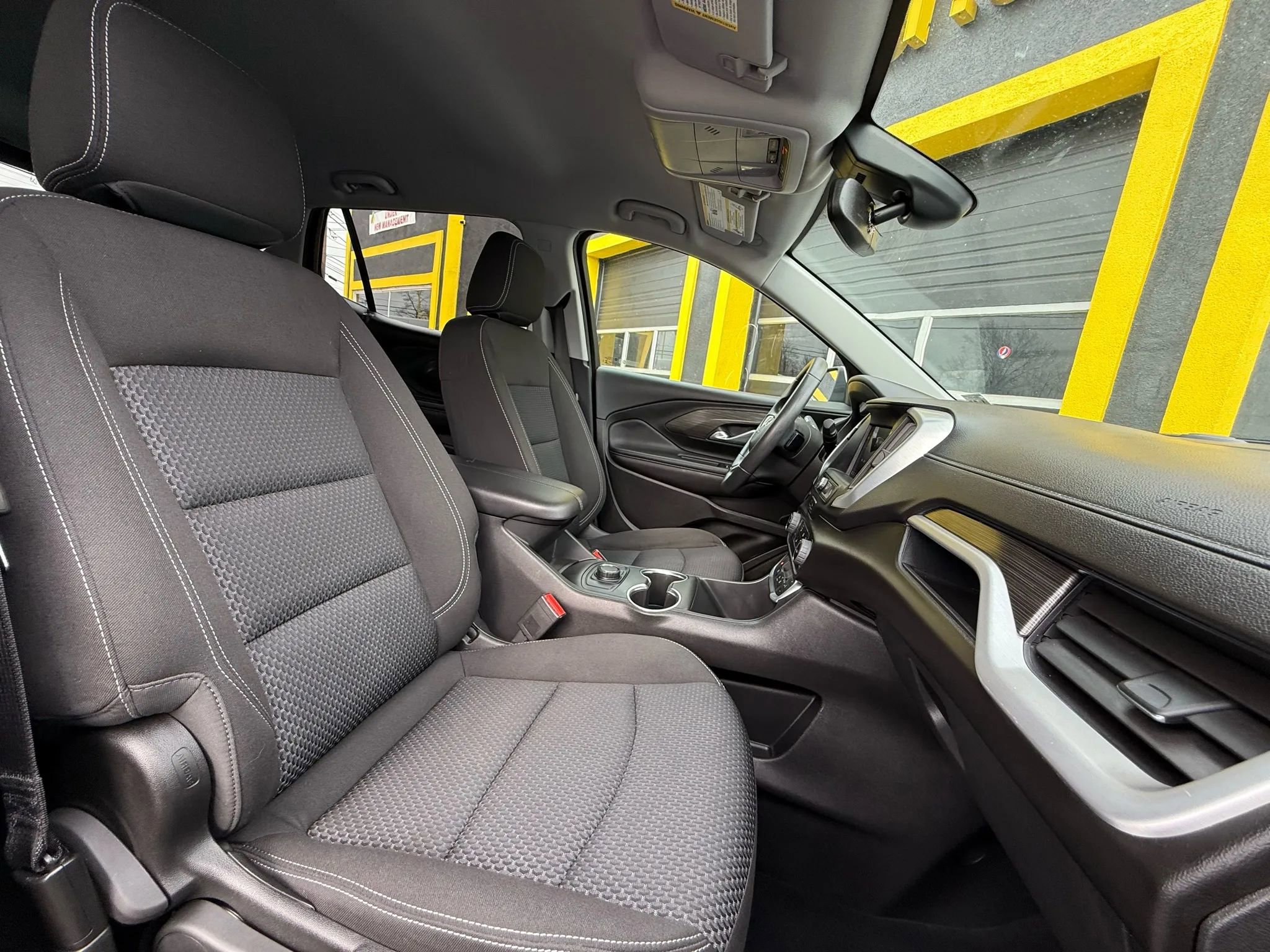 Used 2022 GMC Terrain SLE image 21