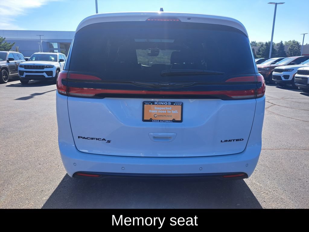 Used 2025 Chrysler Pacifica Limited FWD image 4