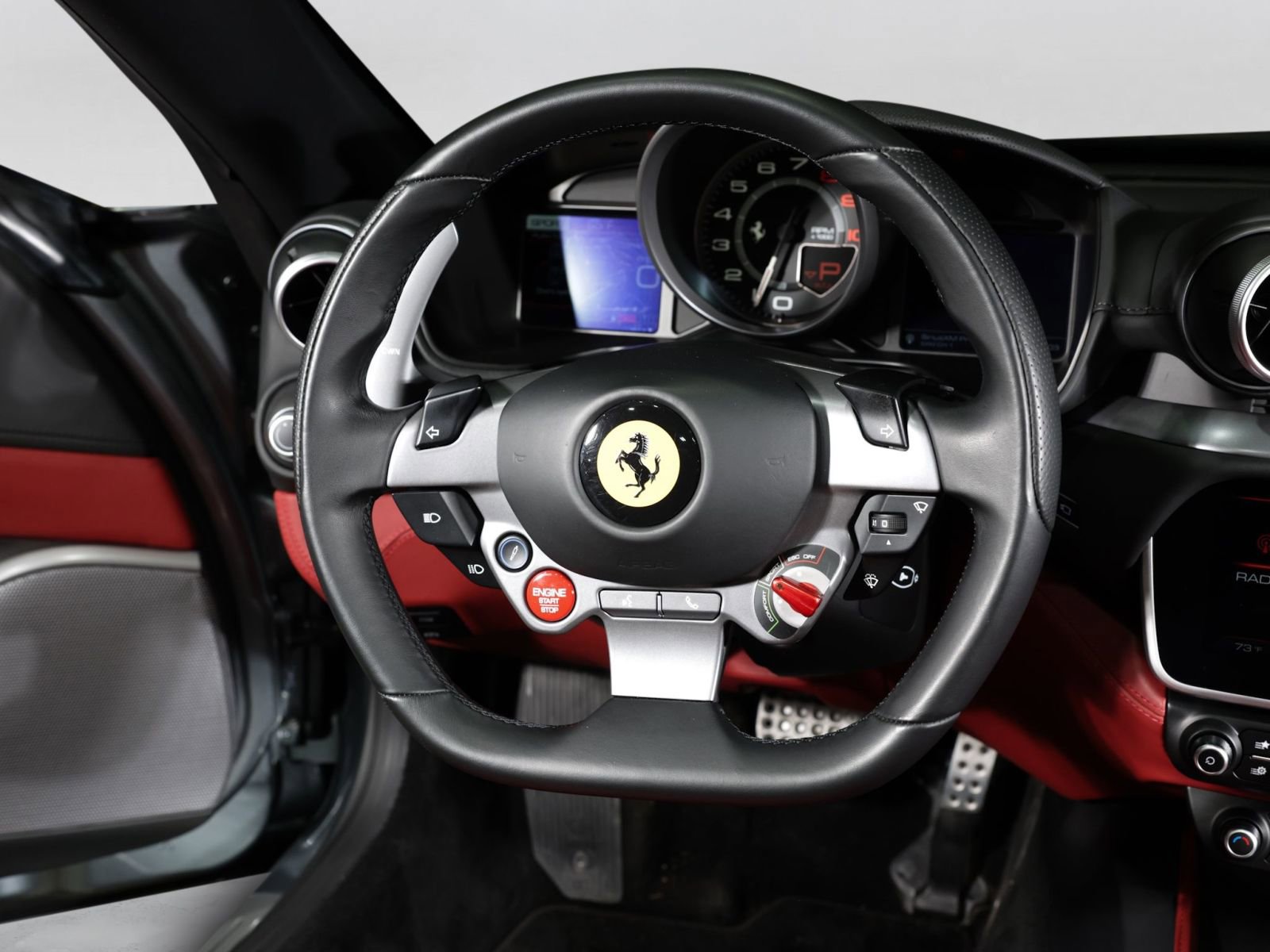 Used 2019 Ferrari Portofino RWD image 46