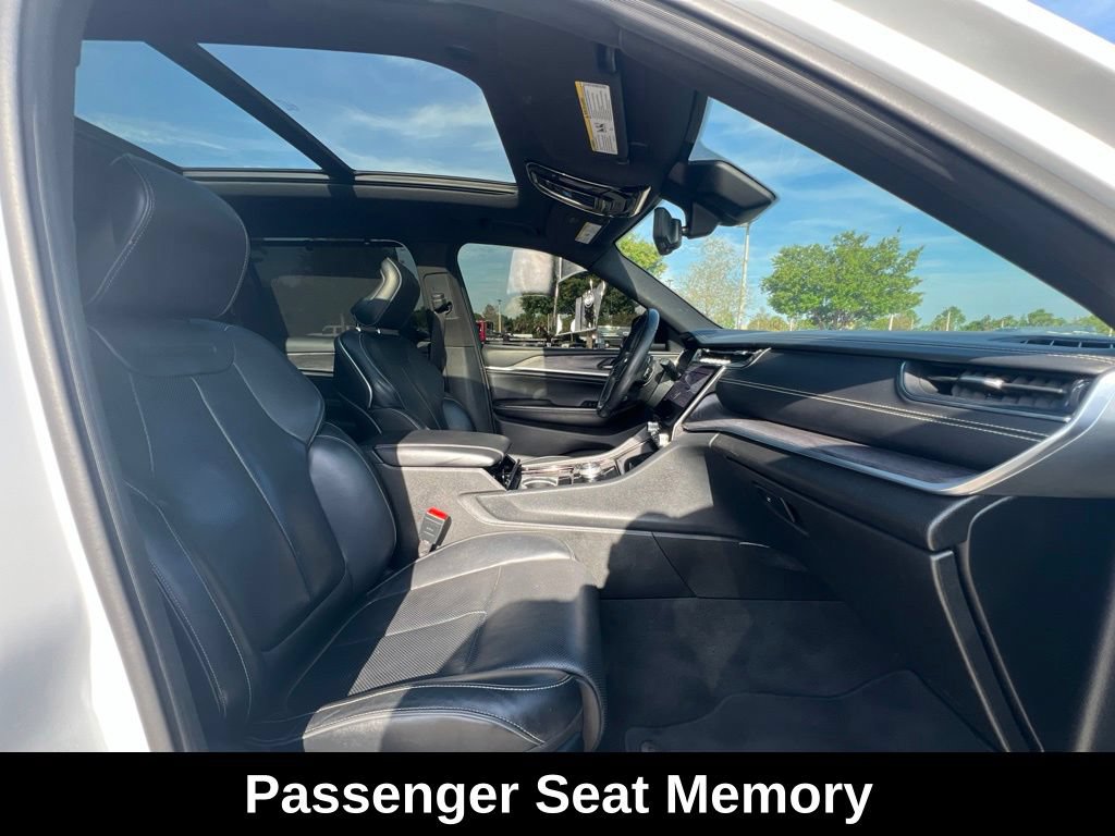 Certified 2021 Jeep Grand Cherokee L Overland w/ Luxury Tech Group IV AWD/4WD image 16