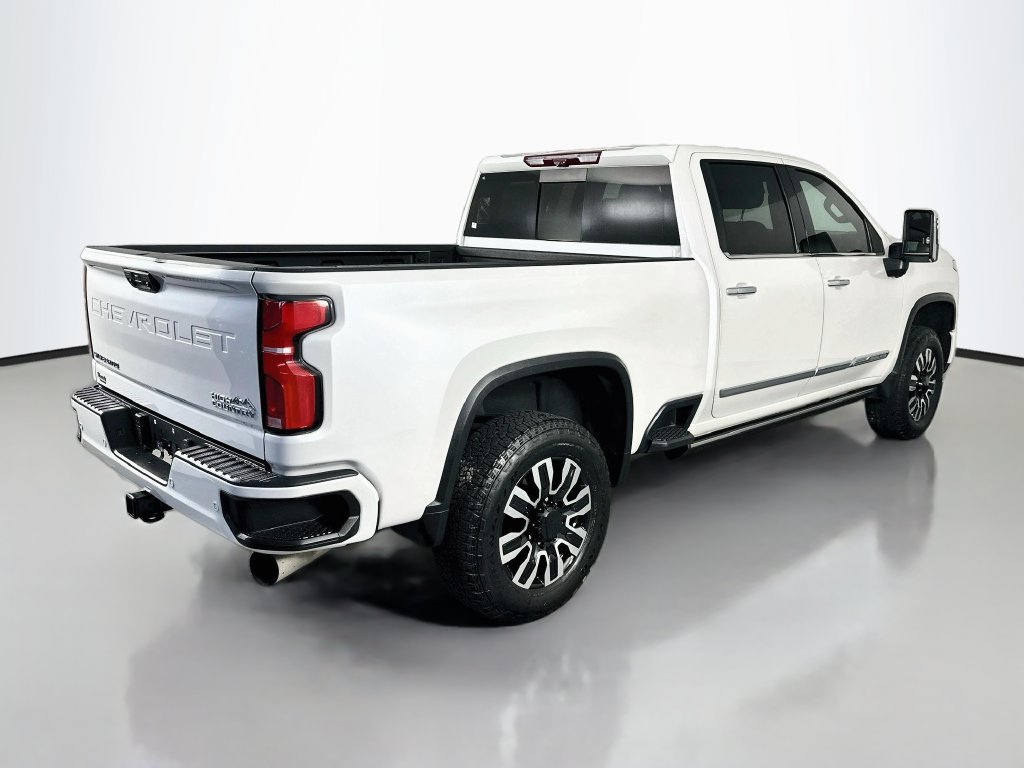 Used 2024 Chevrolet Silverado 2500 High Country w/ High Country Premium Package AWD/4WD image 7