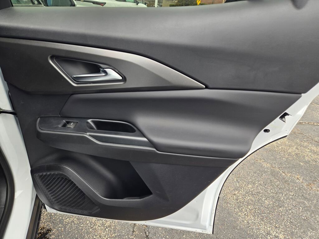 New 2026 Chevrolet Equinox EV LT w/ Comfort Package image 8