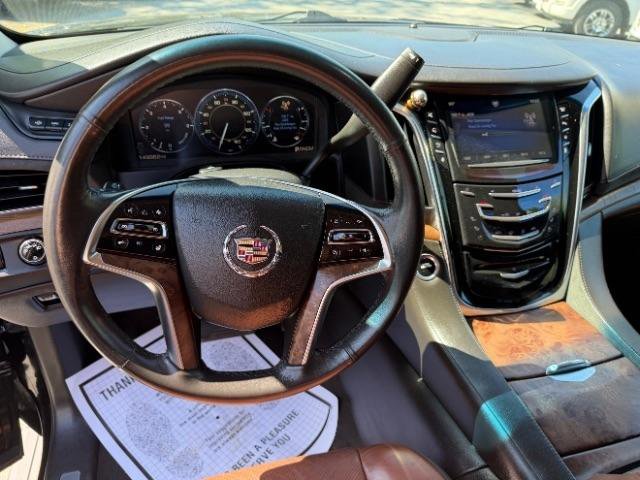 Used 2015 Cadillac Escalade ESV Premium AWD/4WD image 18