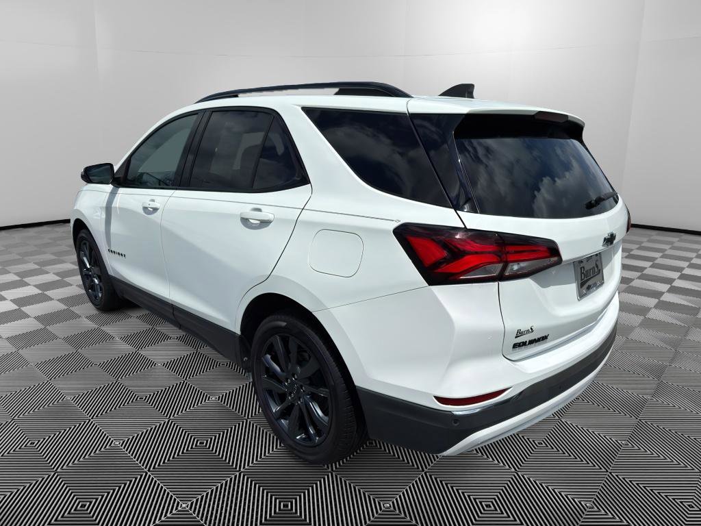 Used 2022 Chevrolet Equinox RS w/ RS Leather Package image 5