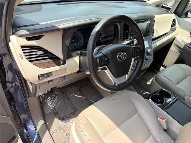 Used 2020 Toyota Sienna XLE Premium w/ Protection Package FWD image 14