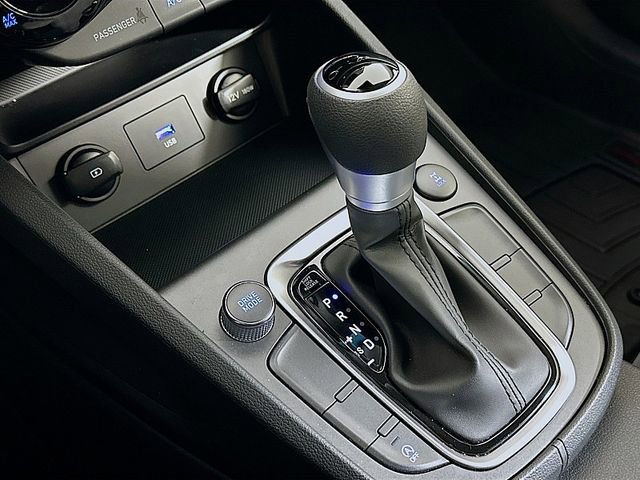Certified 2023 Hyundai Kona SEL AWD/4WD image 17