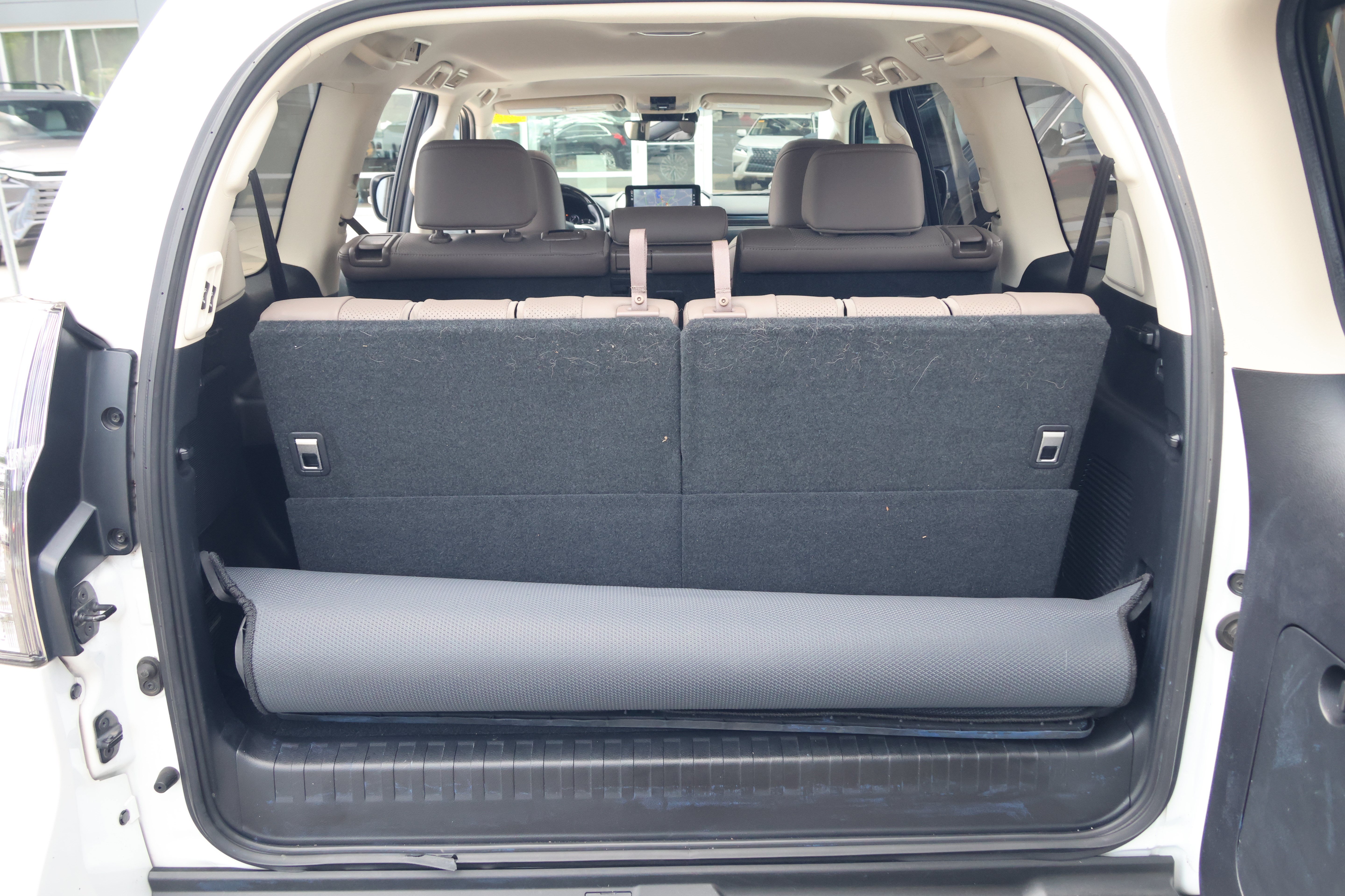 Certified 2023 Lexus GX 460 Luxury w/ Accessory Package AWD/4WD image 37