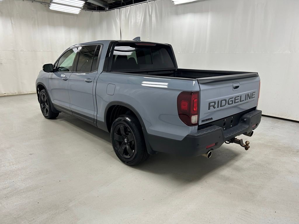Used 2025 Honda Ridgeline Black Edition image 6
